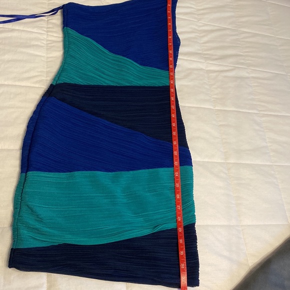 BCBGMAXAZRIA Size XS one shoulder cocktail dress. Used once. Colors are vibrant - Picture 10 of 12